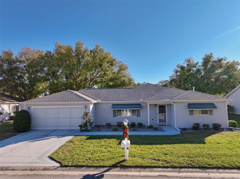 Photo of 9921 SE 138th Loop, Summerfield, FL 34491 (MLS # OM714926)