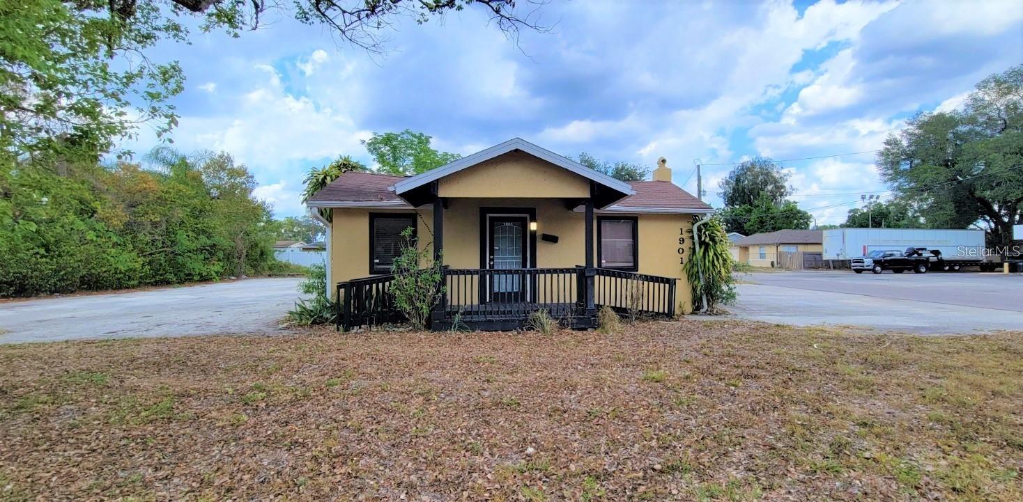 Great Opportunity! Free standing building on corner lot in busy Tampa area. Currently tenant occupied. Excellent location for a small business that needs parking for company vehicles and wants frontage on a busy road. Great for pest control, landscaping, lawn maintenance, office, salon, retail, medical, attorney, CPA’s construction companies or just rental income, tons of parking or areas for storage and vehicles. Currently occupied until Jan 30, 2027. Only 3 minutes from I-275 or 5 minutes to N Dale Mabry. New AC installed 2023, new paint. All contract offers must include attached Sellers Standard Addendum. All offers should be net to the seller.