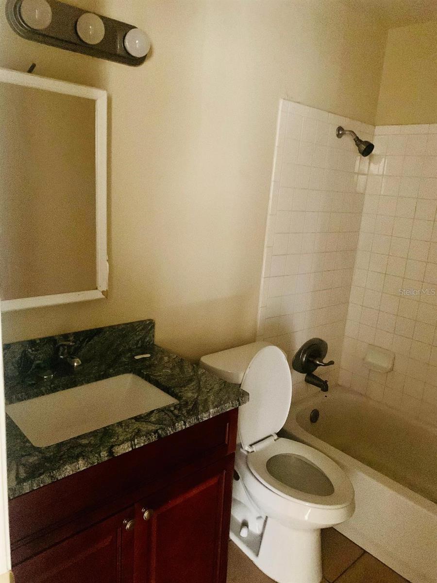 CHESTNUT WOODS SUB - Residential Lease