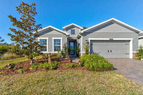 A home in DELAND