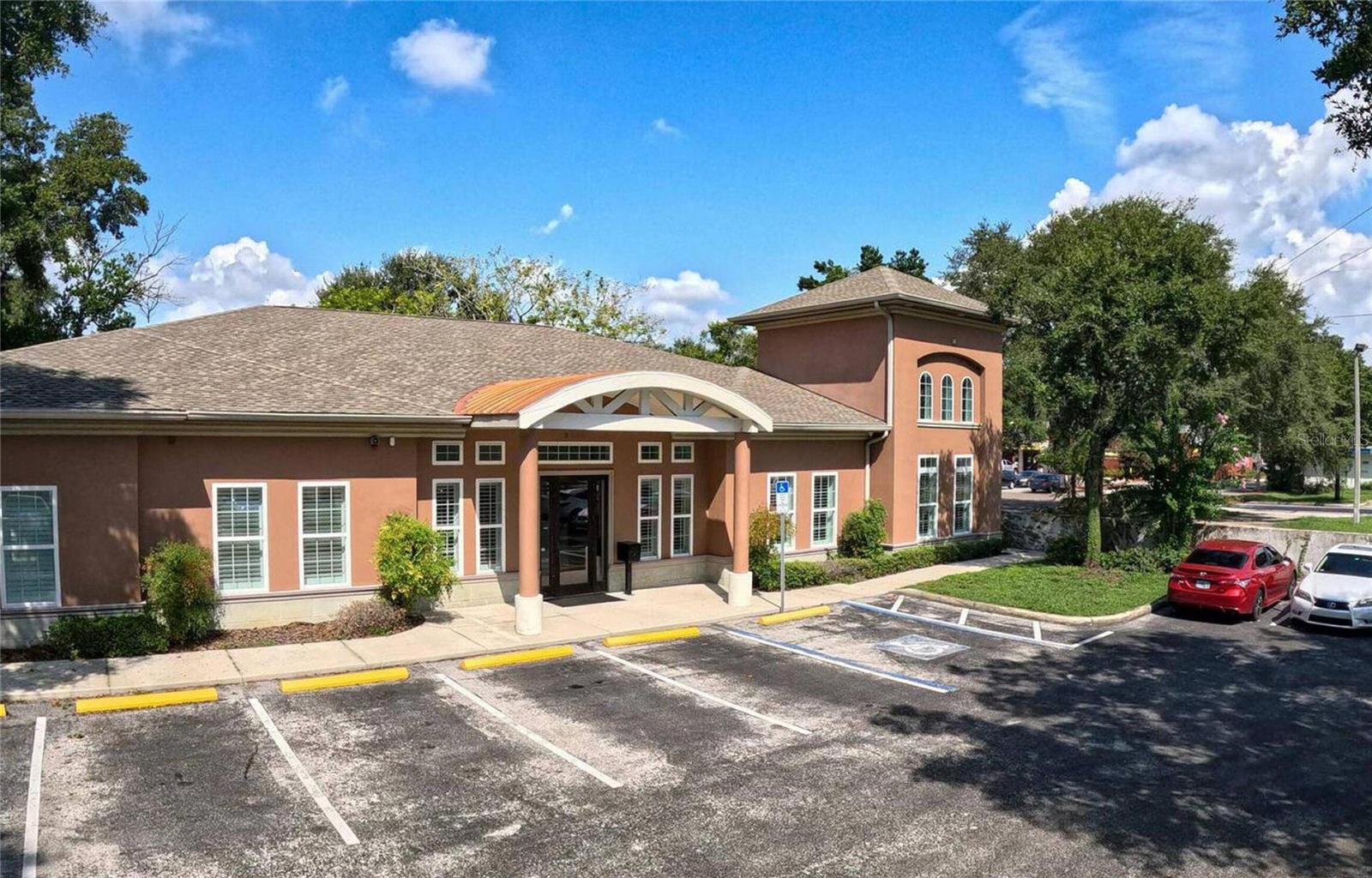BUILDING HIGHLIGHTS
-Four (4) separate Gross-Leased spaces available within this stand-alone Office building in Tampa, FL
-Currently occupying half of the building is the owner, Stratus Building Solutions, while the other half is open and available for quick-move in, a minimum 1-yr lease is required and taxes are not included in gross rent
-Located near the intersection of Interstate 275 S with a traffic count of 174,000 AADT & MLK Jr Blvd with over 28,500 AADT according to FDOT
-Premier Class B office space less than 2 miles north of Downtown Tampa offering excellent exposure and ease of access for tenants with gross rents ranging from $600-$725/month
-Spacious break room, luxury bathrooms, large executive conference area, and on-site parking in a gated secure lot
-Office spaces come unfurnished in an open shell and range from 138 to 169 SF of private working space for professionals, small businesses looking to grow locally