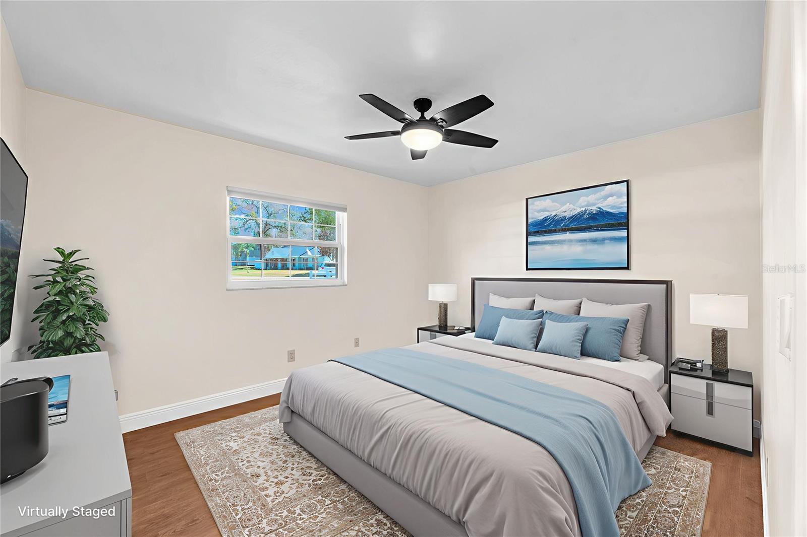 VALRICO LAKE ESTATES - Residential