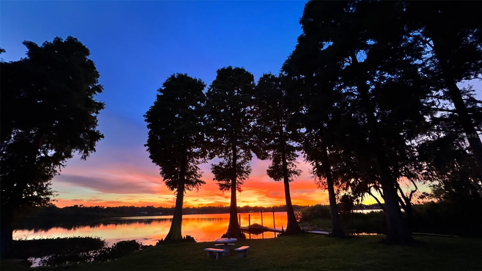 VALRICO LAKE ESTATES - Residential