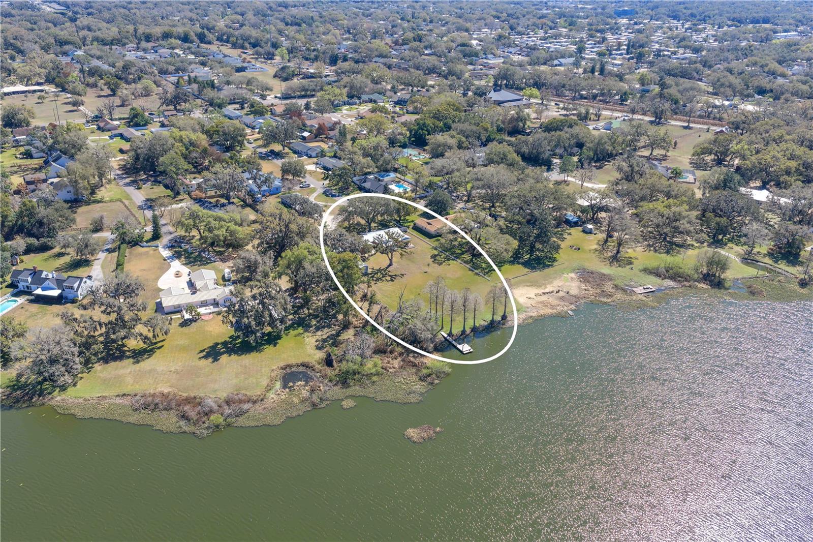 VALRICO LAKE ESTATES - Residential