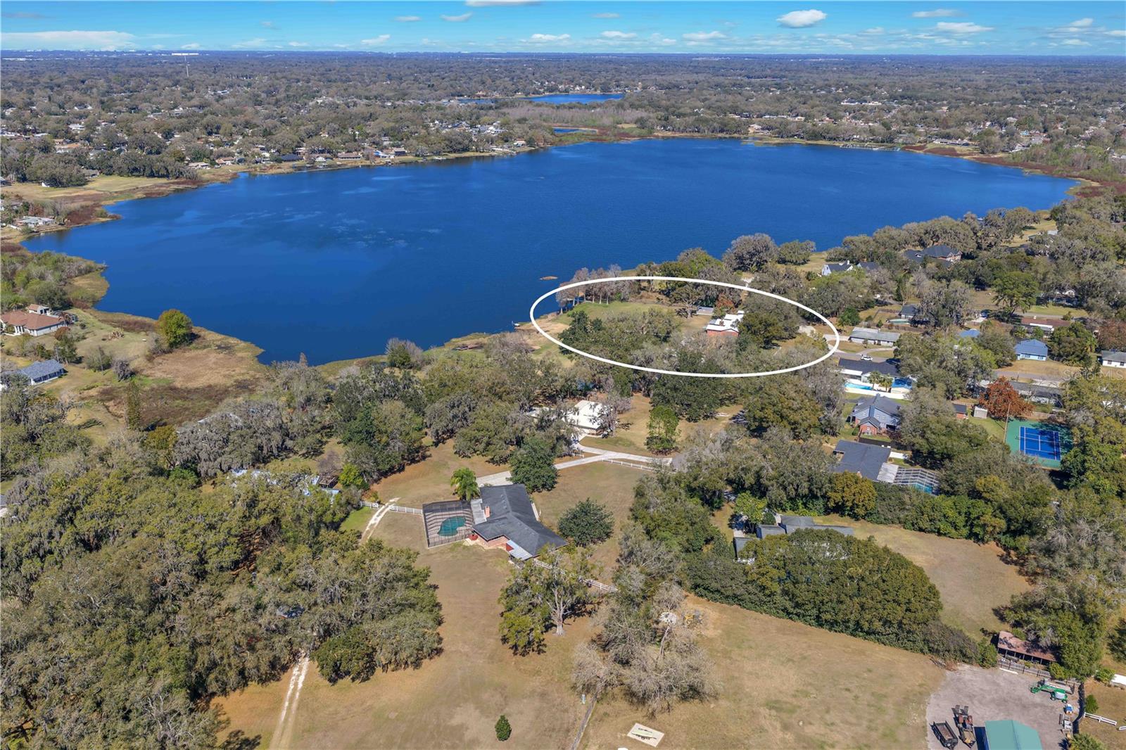 VALRICO LAKE ESTATES - Residential