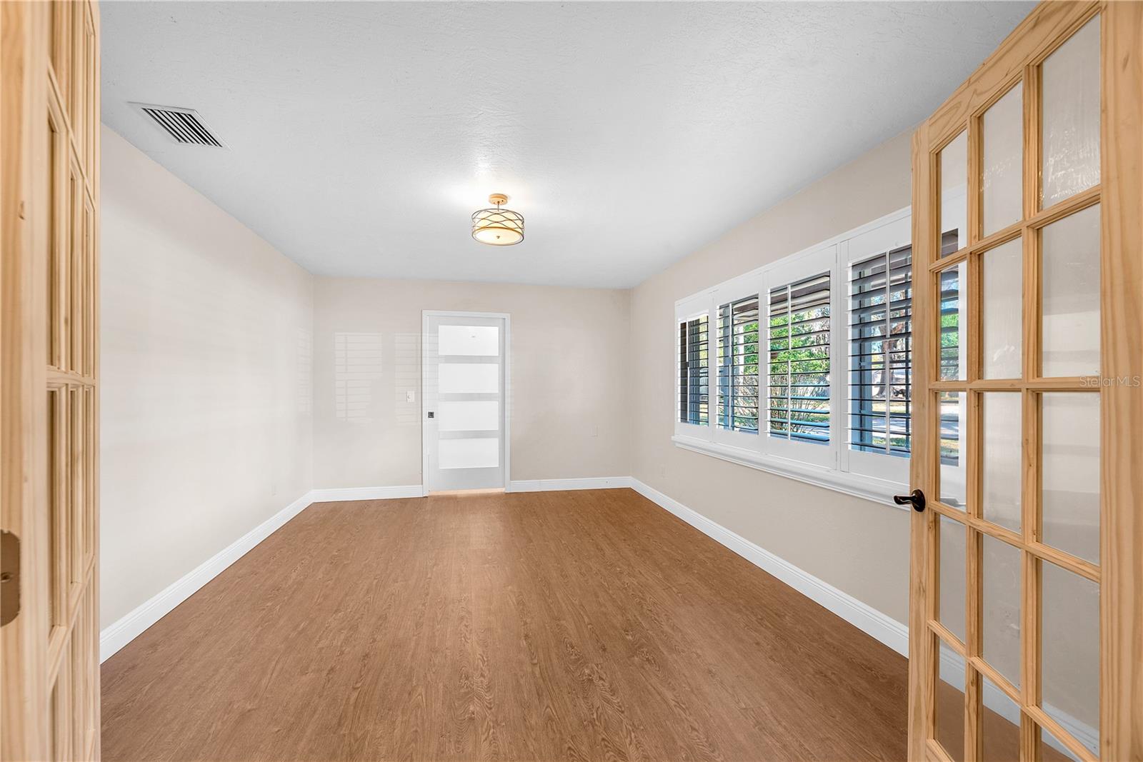 VALRICO LAKE ESTATES - Residential