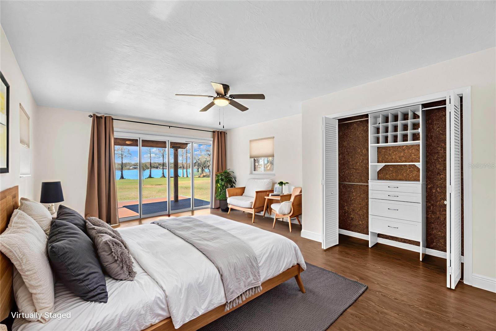 VALRICO LAKE ESTATES - Residential