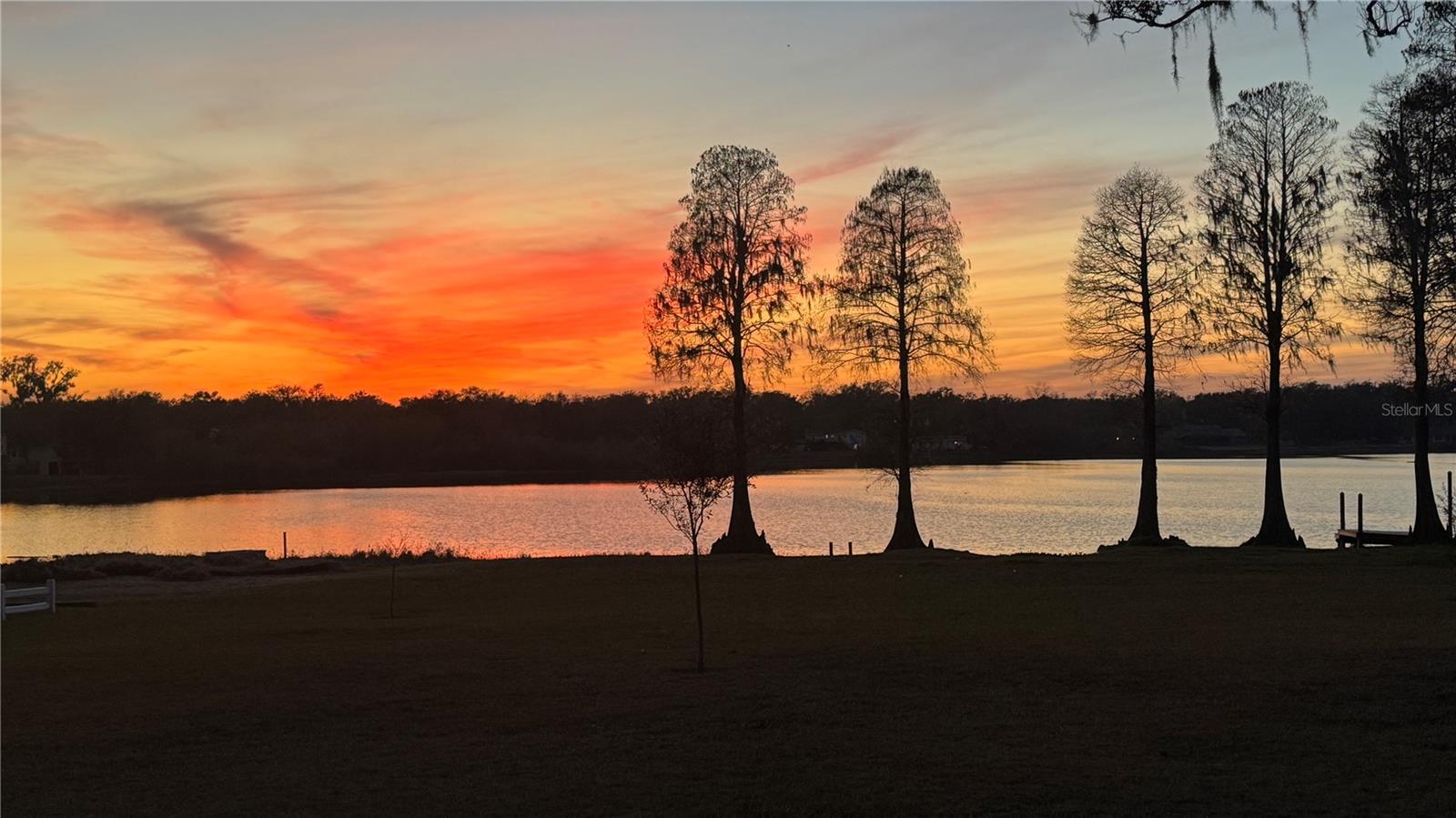 VALRICO LAKE ESTATES - Residential