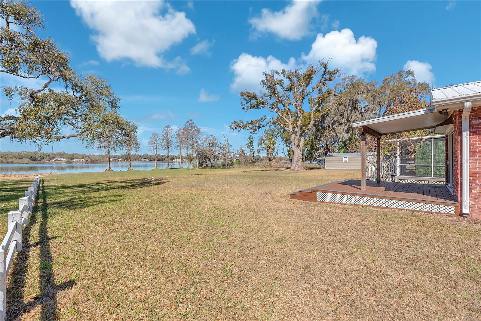 VALRICO LAKE ESTATES - Residential