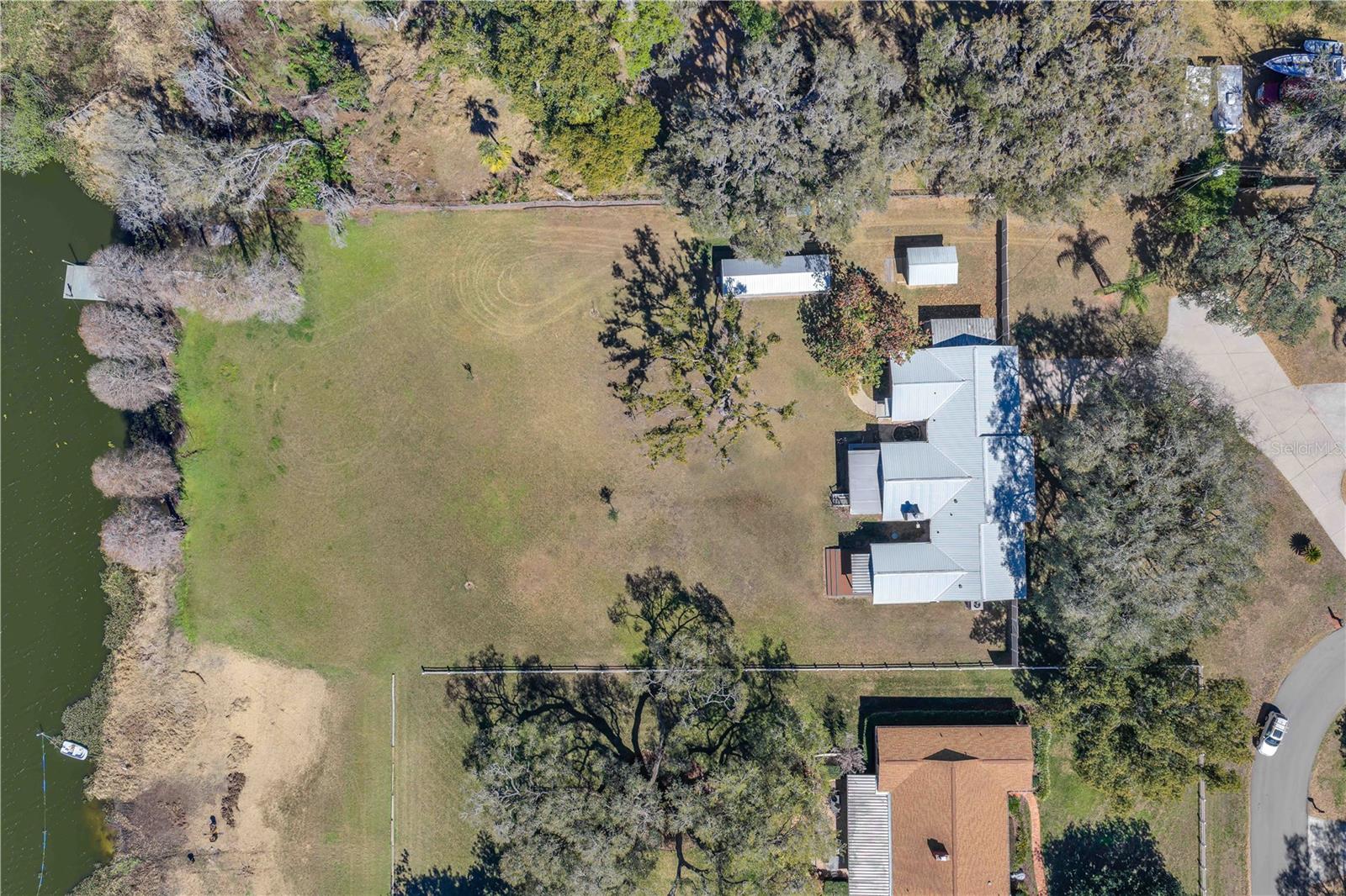 VALRICO LAKE ESTATES - Residential