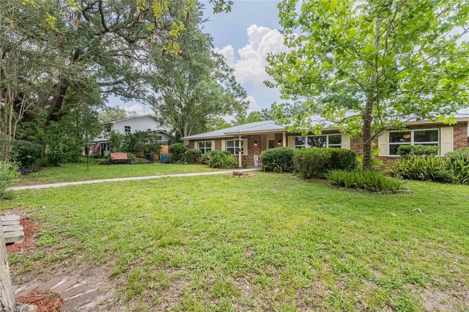 4006 GLEN GARRY ROAD W