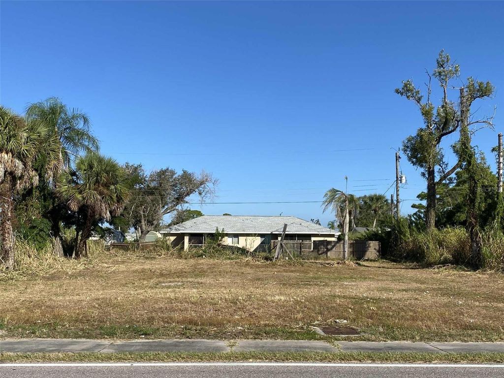Photo of 7439 San Casa Drive, Englewood, FL 34224 (MLS # S5136912)