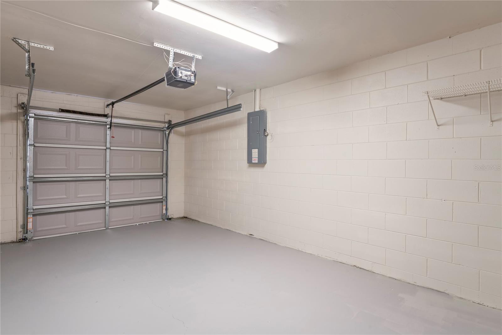 CARROLLWOOD MEADOWS UNIT V - Residential