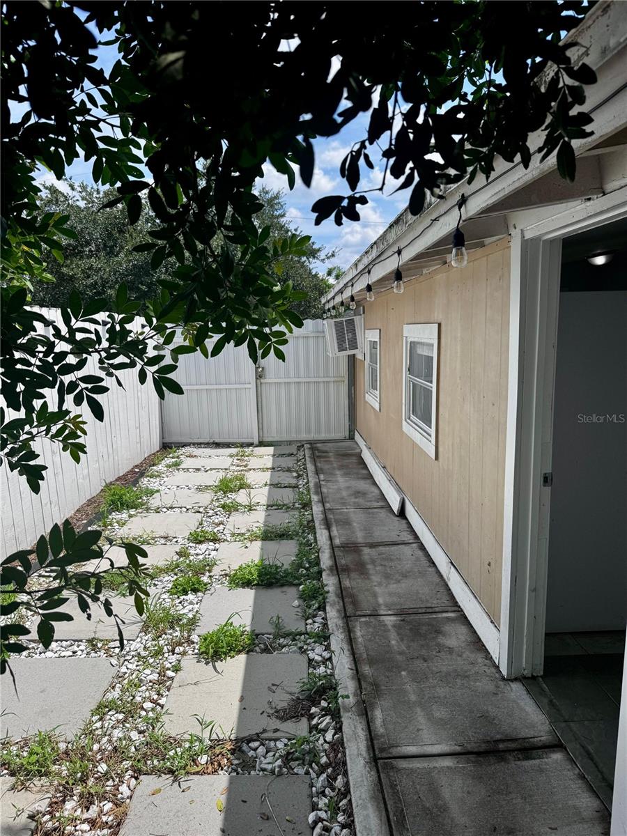 EAST ORLANDO SEC 02 - Residential Lease
