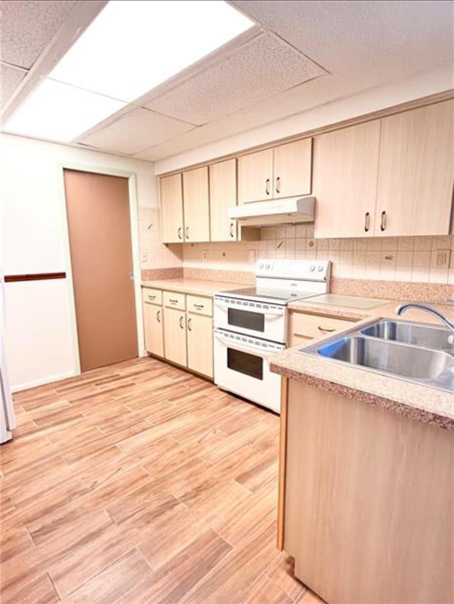 SEVEN SPGS HOMES - Residential