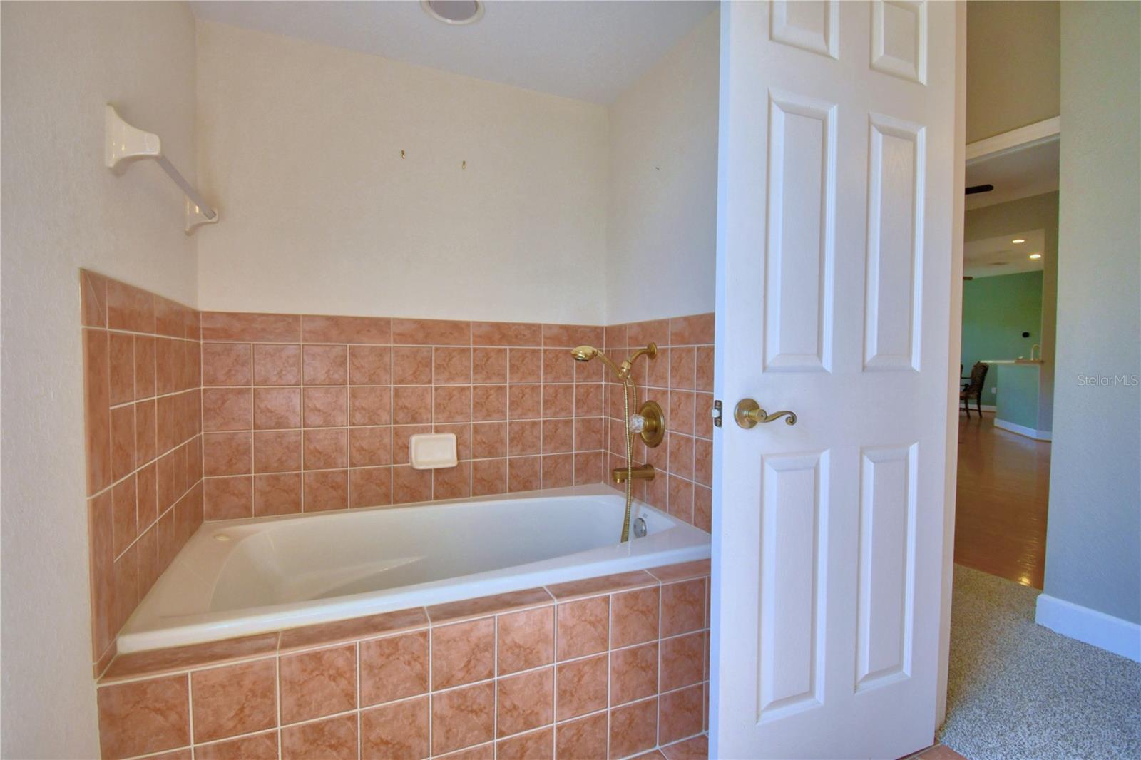 LAKE BESS COUNTRY CLUB - Residential