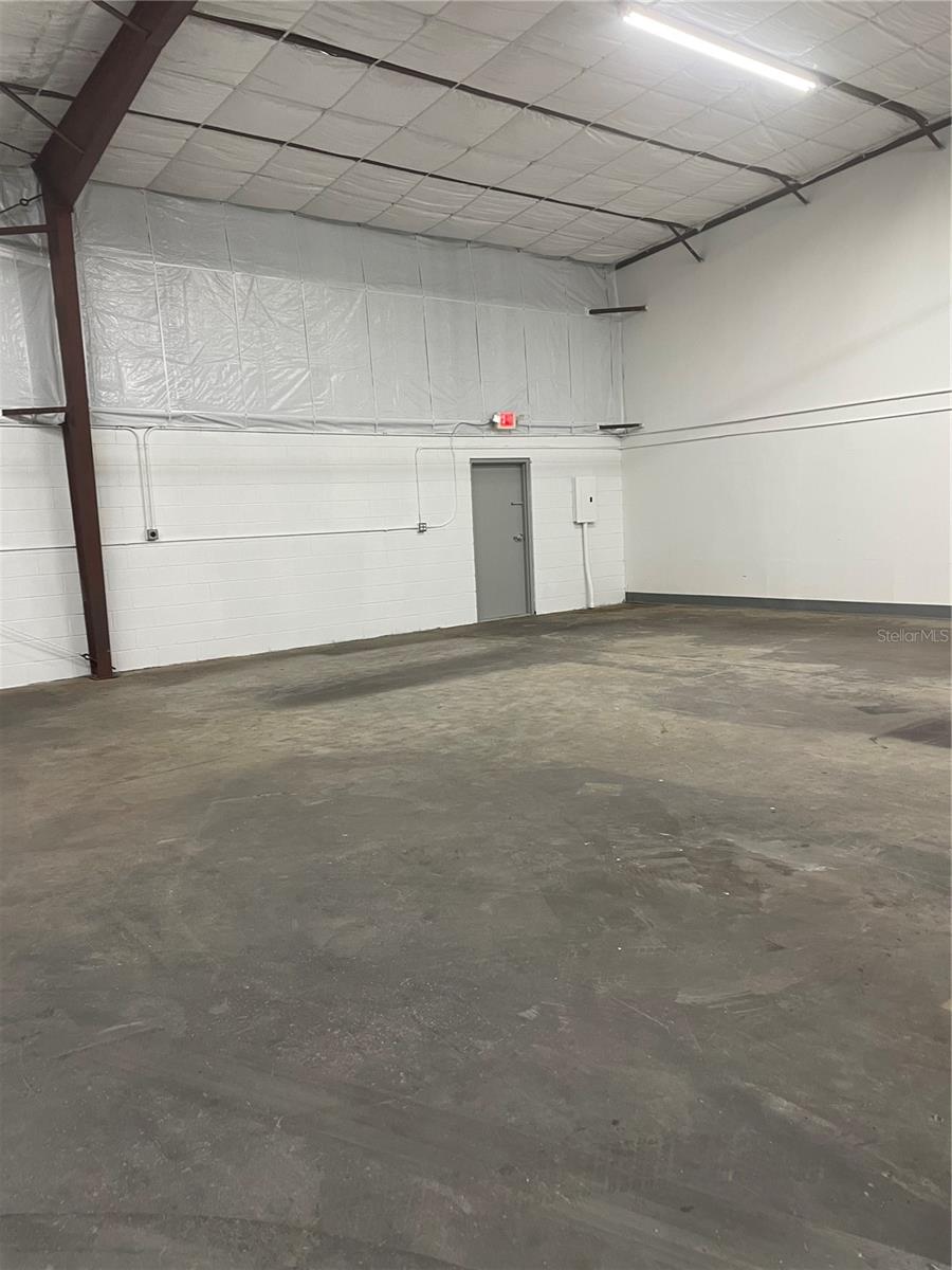 MARY JESS COMMERCE CENTER PROP - Commercial Lease