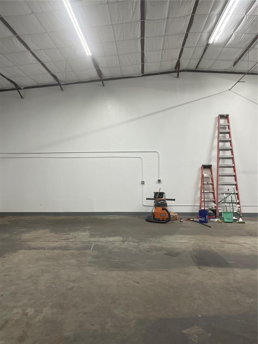 MARY JESS COMMERCE CENTER PROP - Commercial Lease