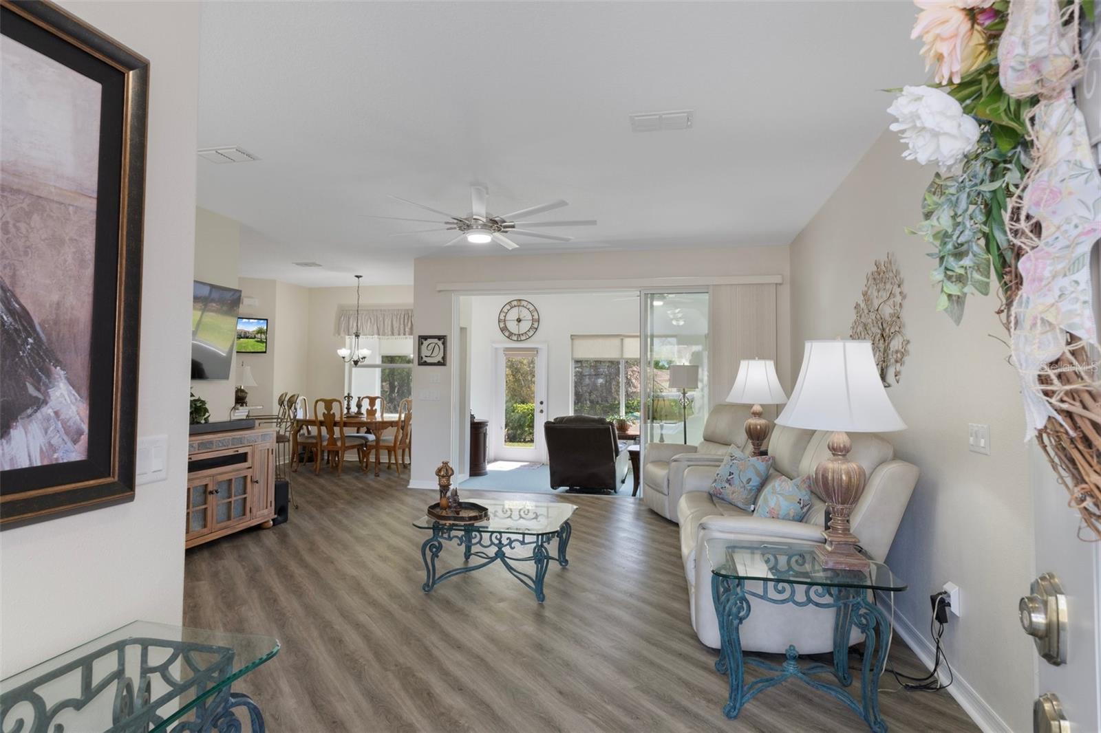 374 W COBBLESTONE LOOP