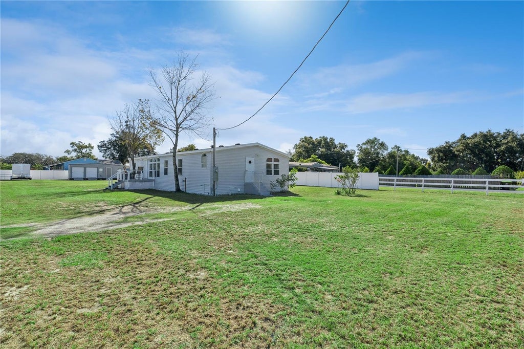 Photo of 13740 Massachusetts Ave, Astatula, FL 34705 (MLS # G5119485)