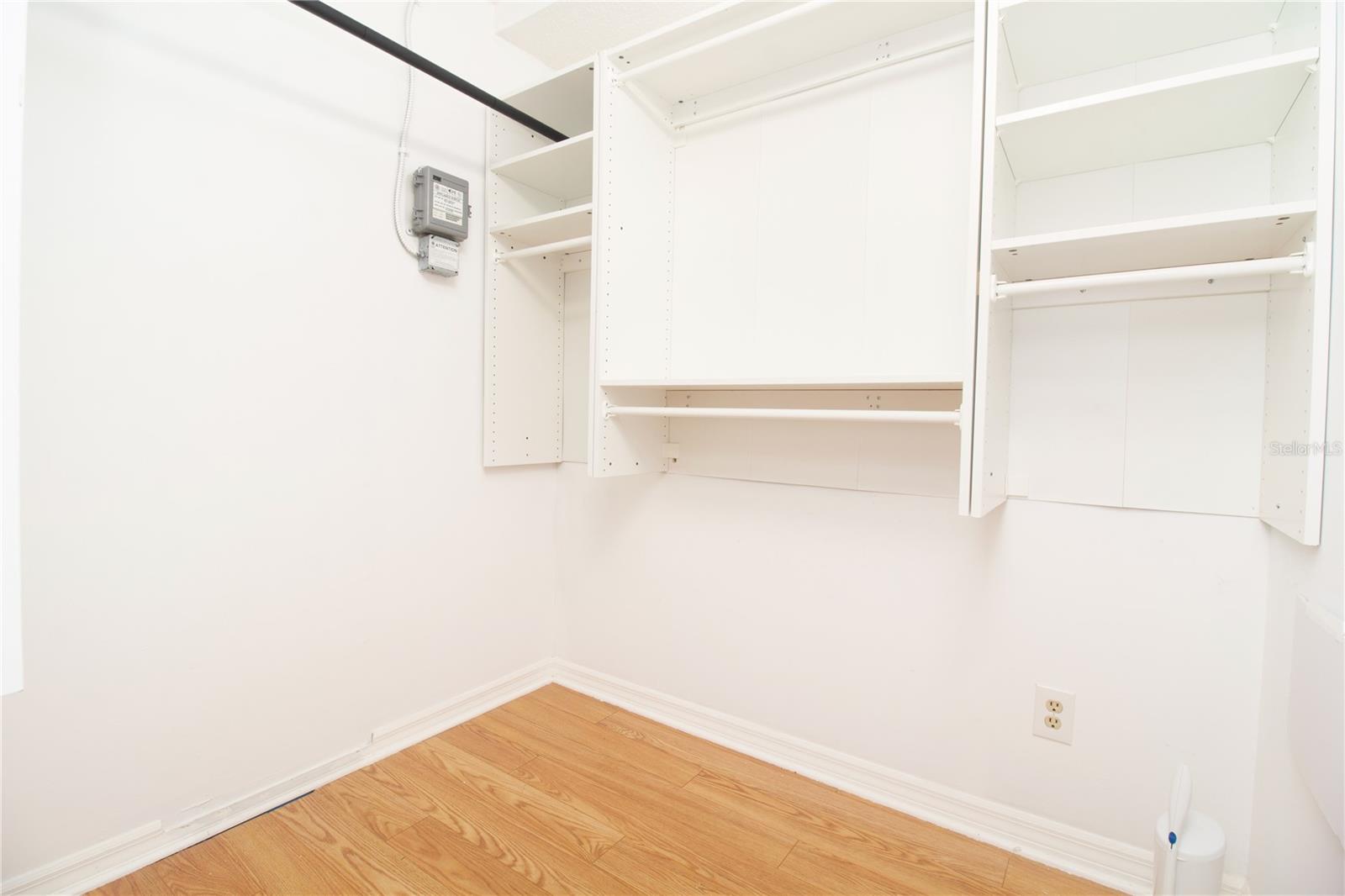 LAUREL OAKS AT COUNTRY WOODS CONDO - Residential