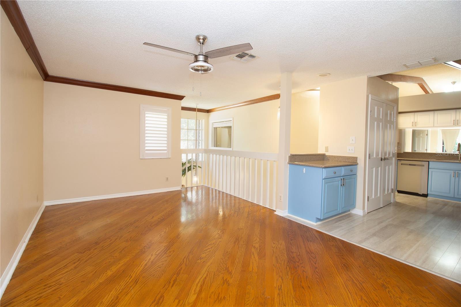 LAUREL OAKS AT COUNTRY WOODS CONDO - Residential