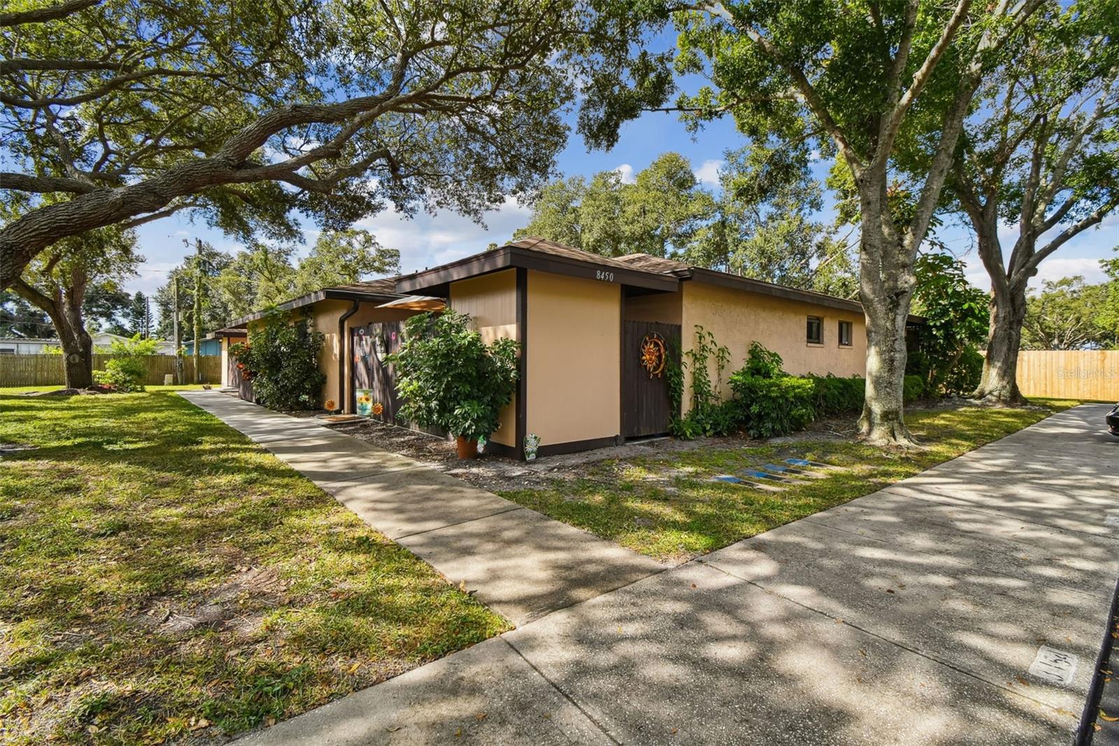 VILLAS OF PINELLAS FARMS CONDO - Residential