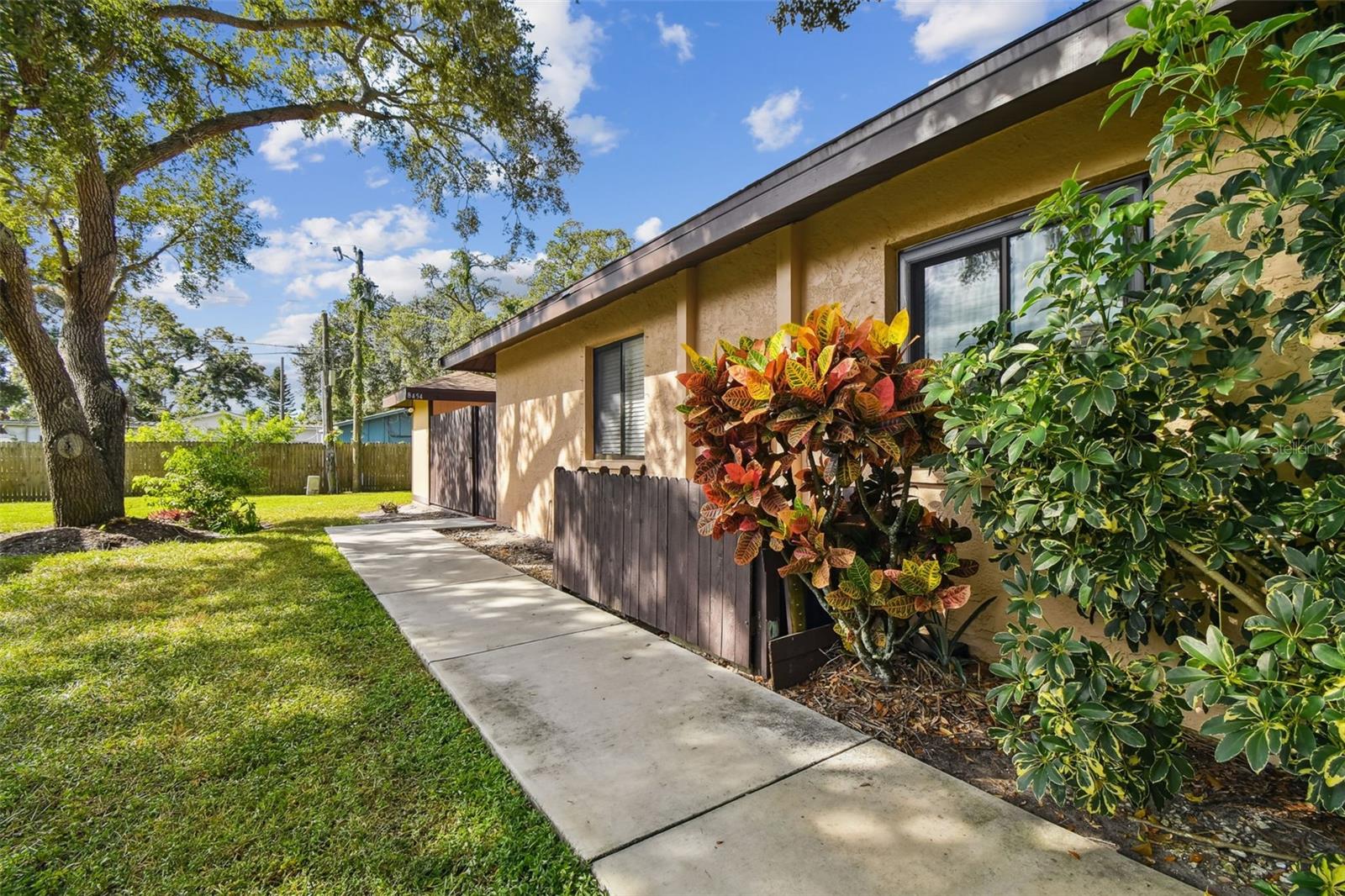 VILLAS OF PINELLAS FARMS CONDO - Residential