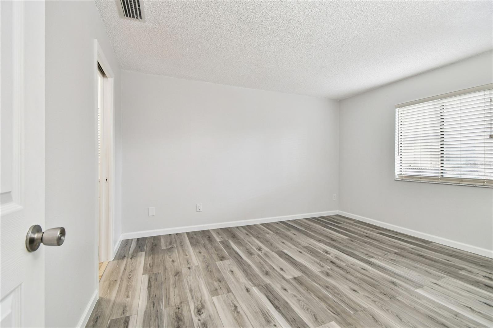 VILLAS OF PINELLAS FARMS CONDO - Residential
