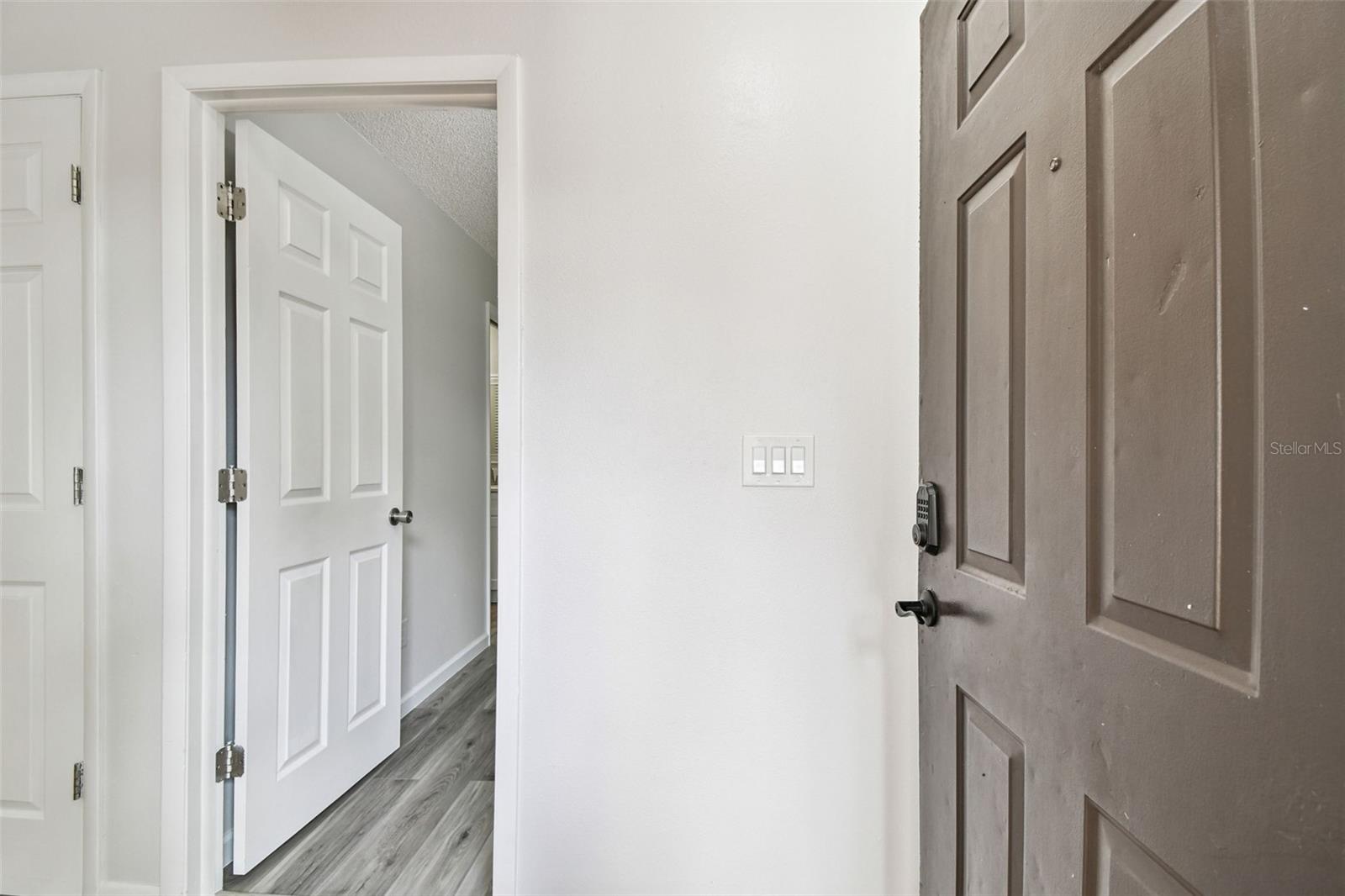 VILLAS OF PINELLAS FARMS CONDO - Residential