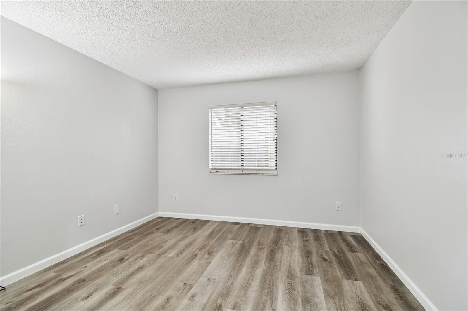 VILLAS OF PINELLAS FARMS CONDO - Residential
