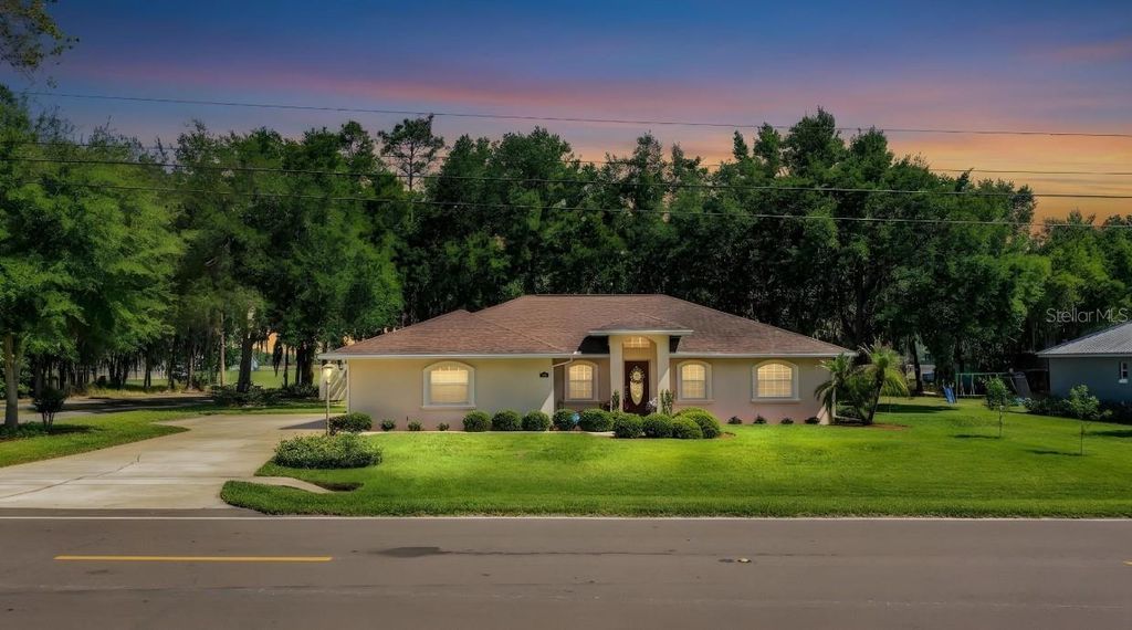 Photo of 303 9th Street NE, Fort Meade, FL 33841 (MLS # L4961148)