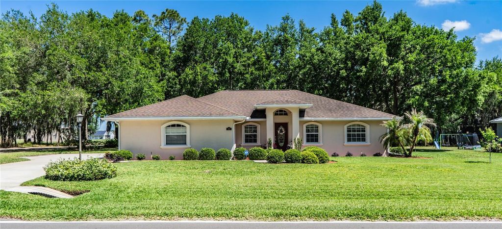 Photo of 303 9th Street NE, Fort Meade, FL 33841 (MLS # L4961148)