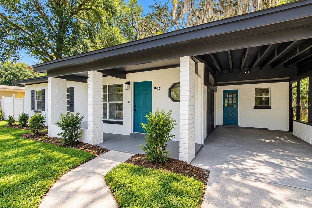 Photo of 906 San Domingo Road, Orlando, FL 32808 (MLS # O6442658)
