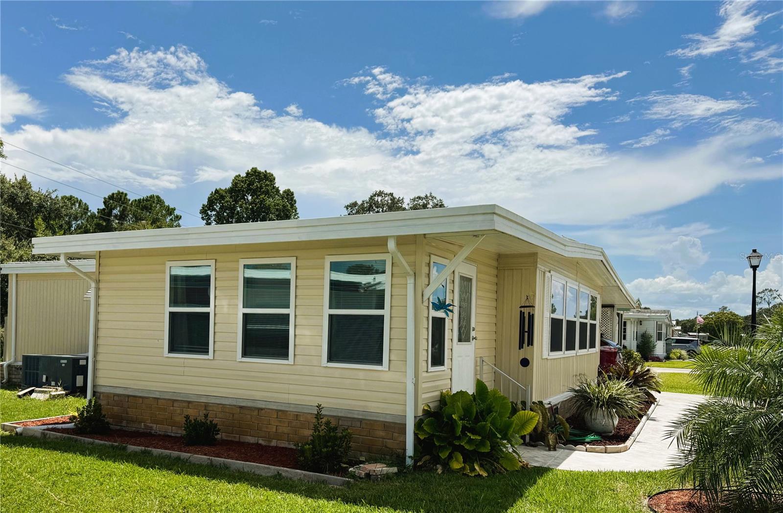 121 PYRACANTHA LANE