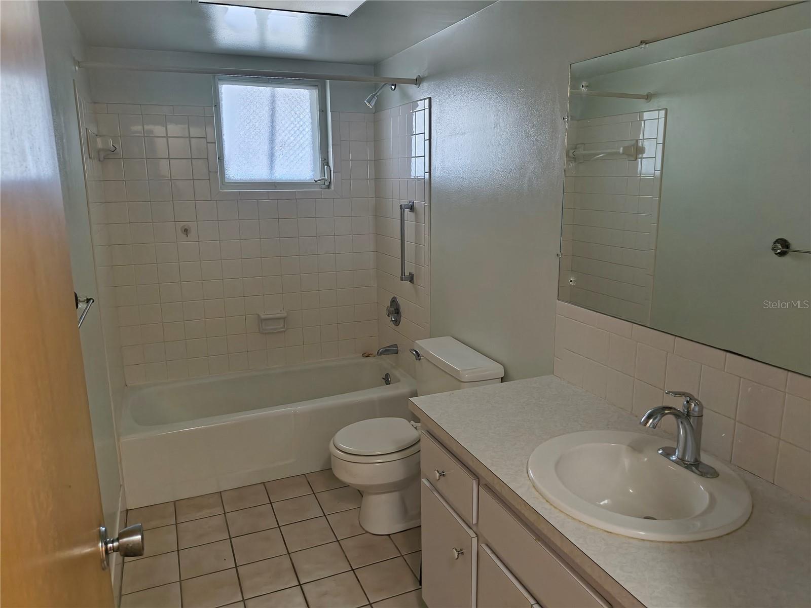 BEACH MANOR VILLAS - Residential