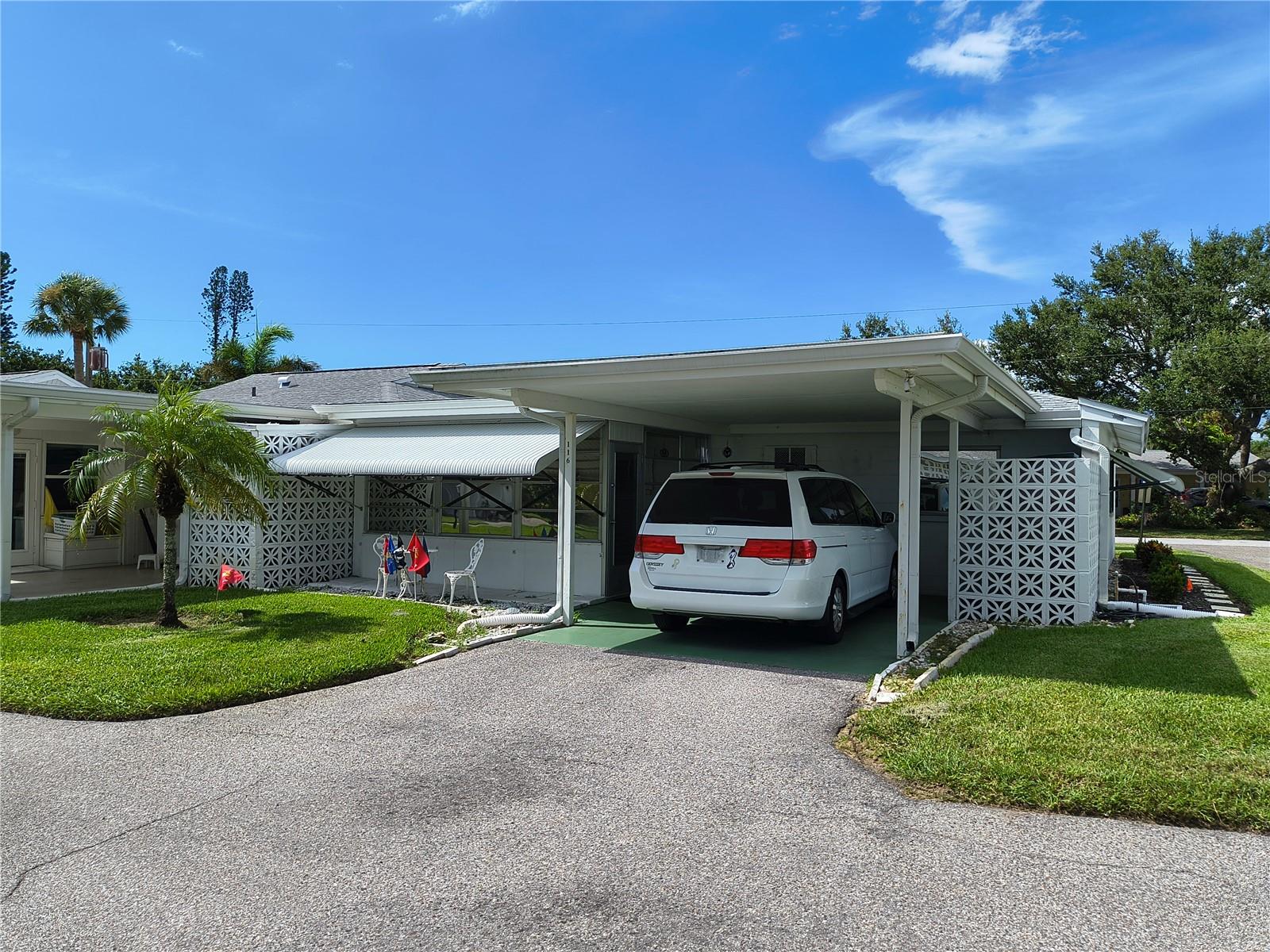 BEACH MANOR VILLAS - Residential