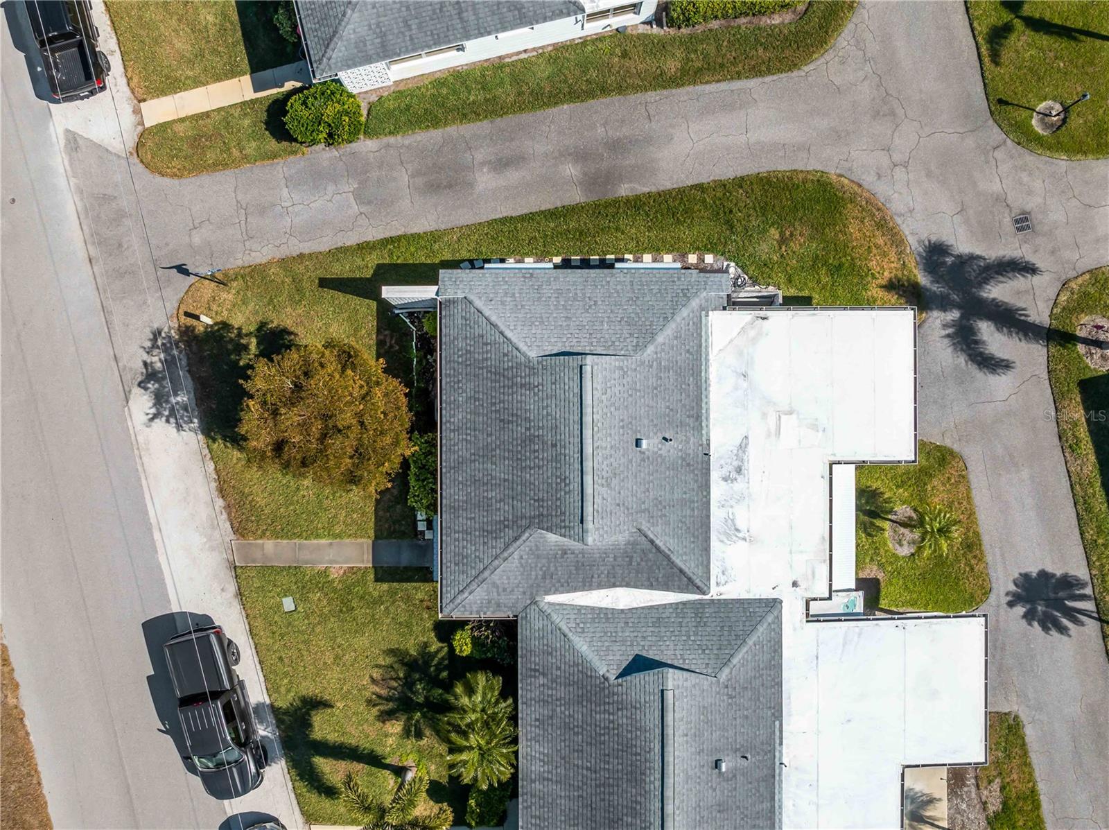 BEACH MANOR VILLAS - Residential