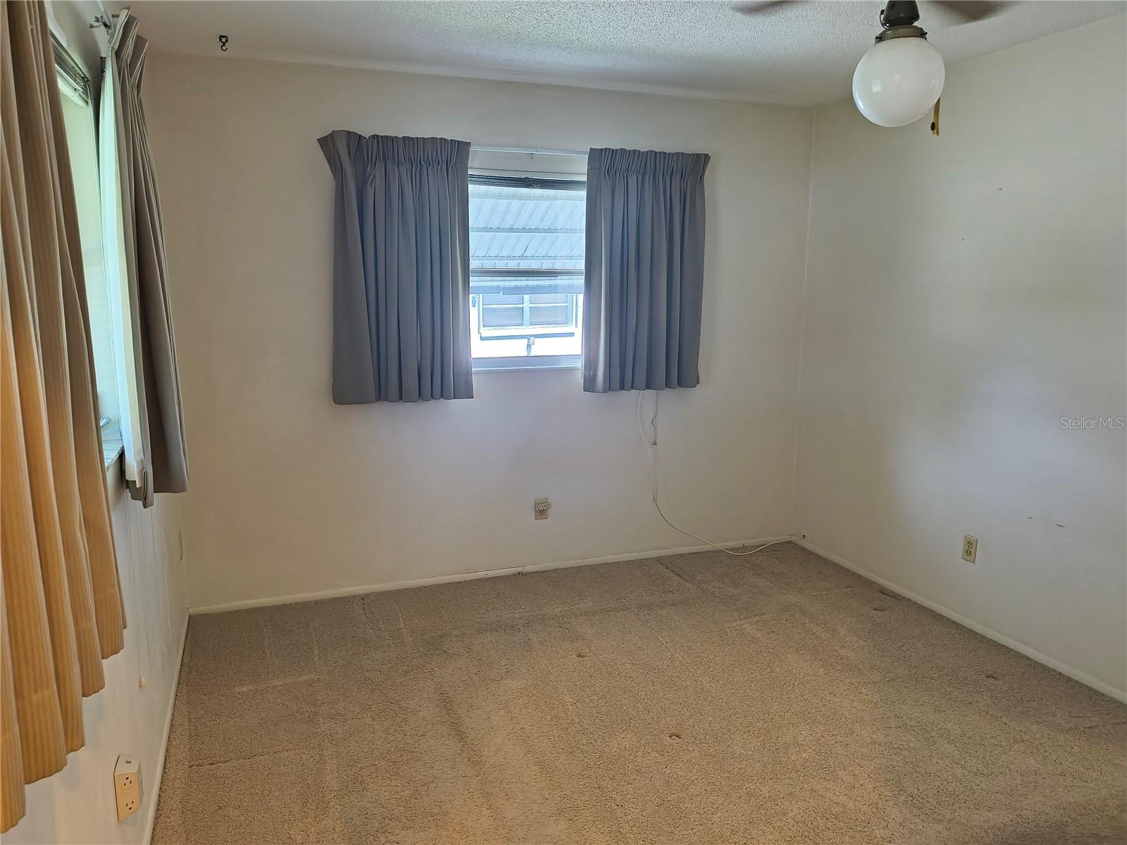 BEACH MANOR VILLAS - Residential