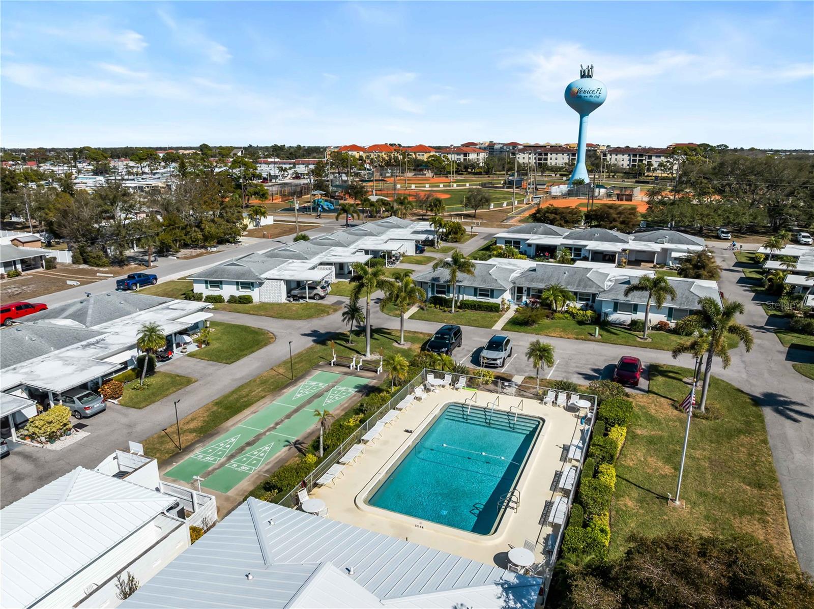 BEACH MANOR VILLAS - Residential