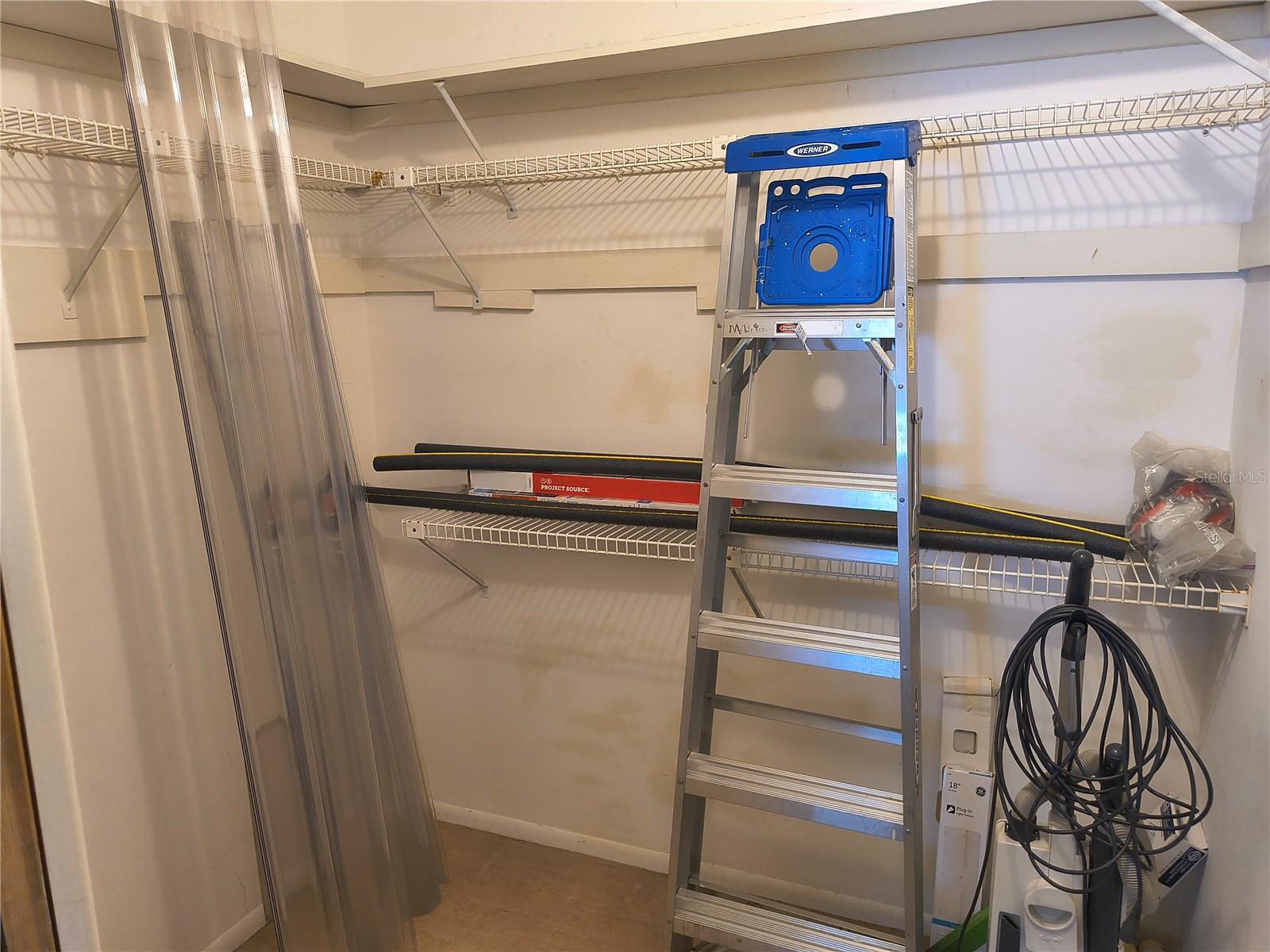 BEACH MANOR VILLAS - Residential