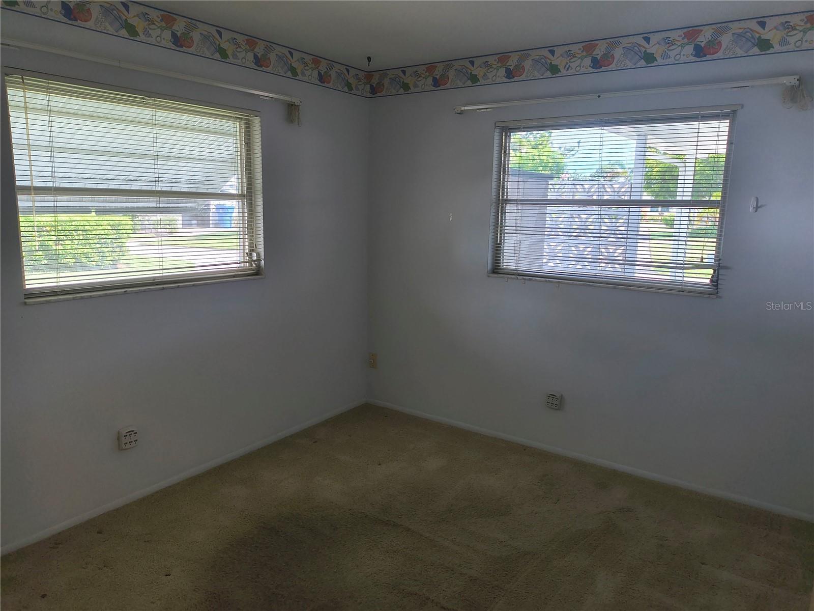 BEACH MANOR VILLAS - Residential