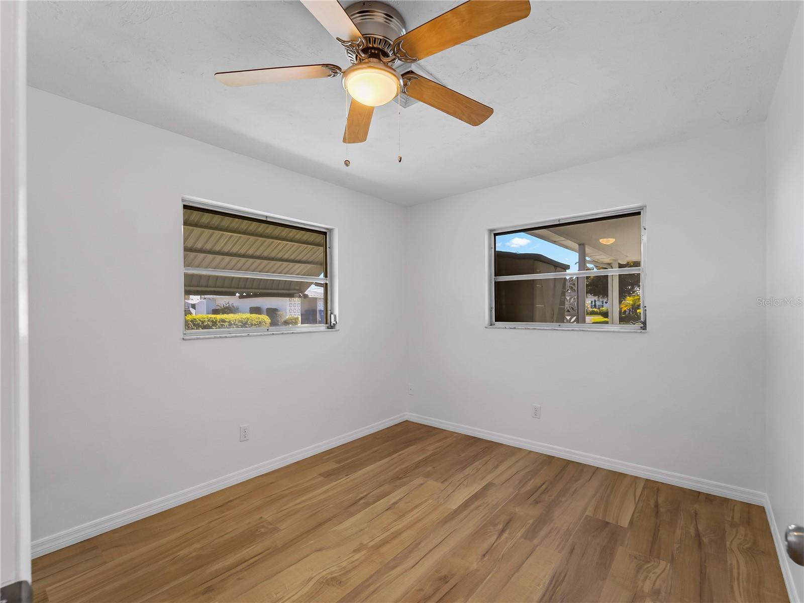 BEACH MANOR VILLAS - Residential