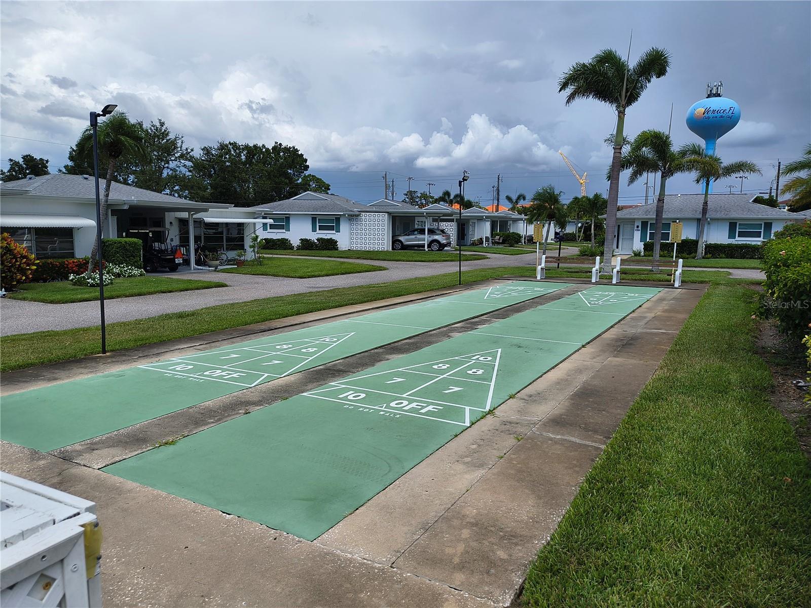 BEACH MANOR VILLAS - Residential