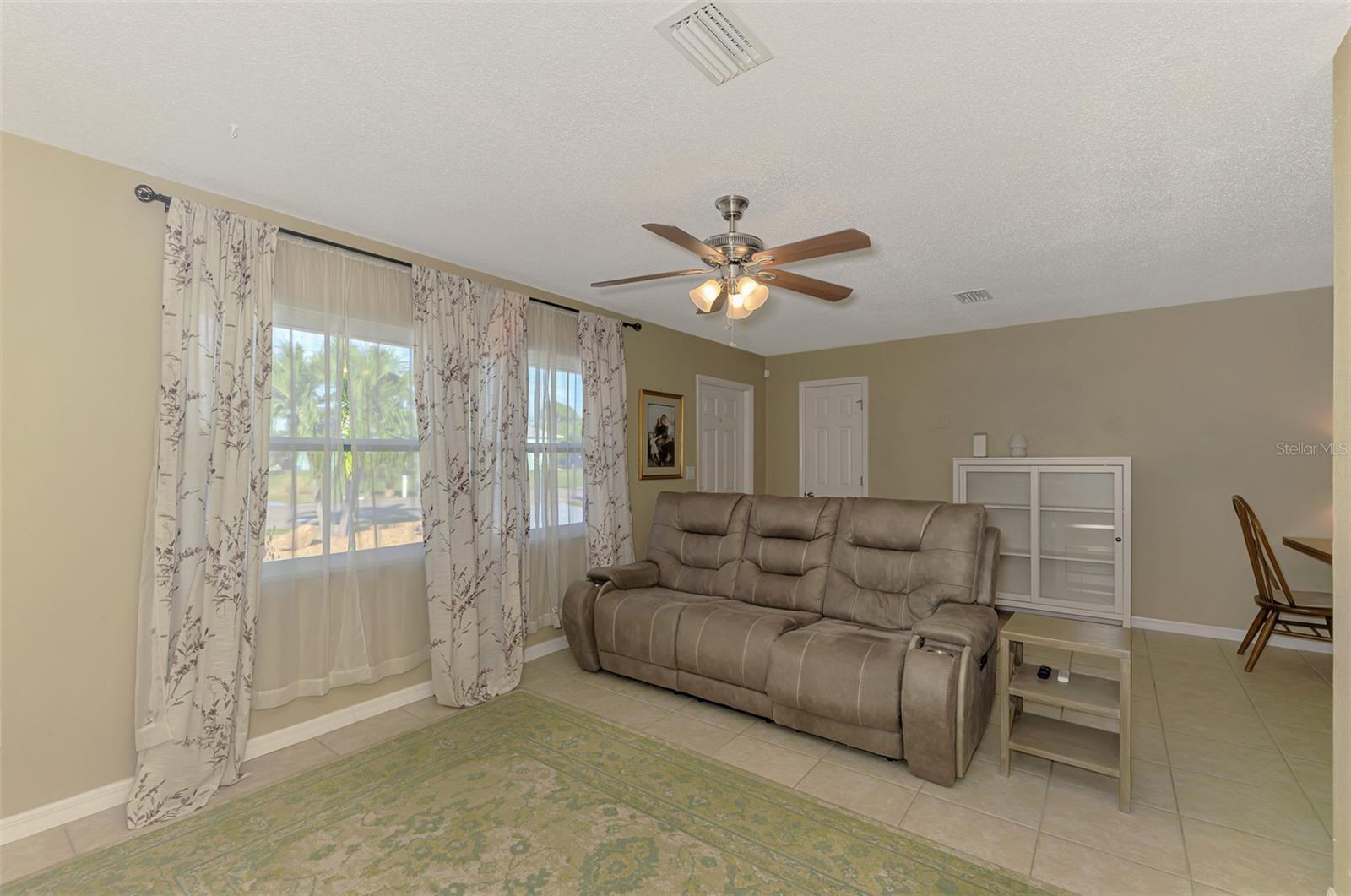 SOUTH VENICE - Residential