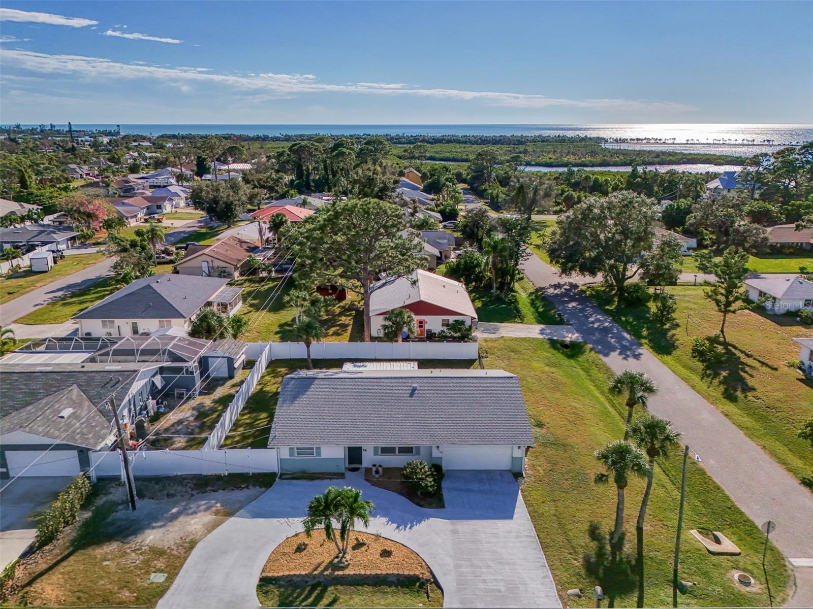 SOUTH VENICE - Residential