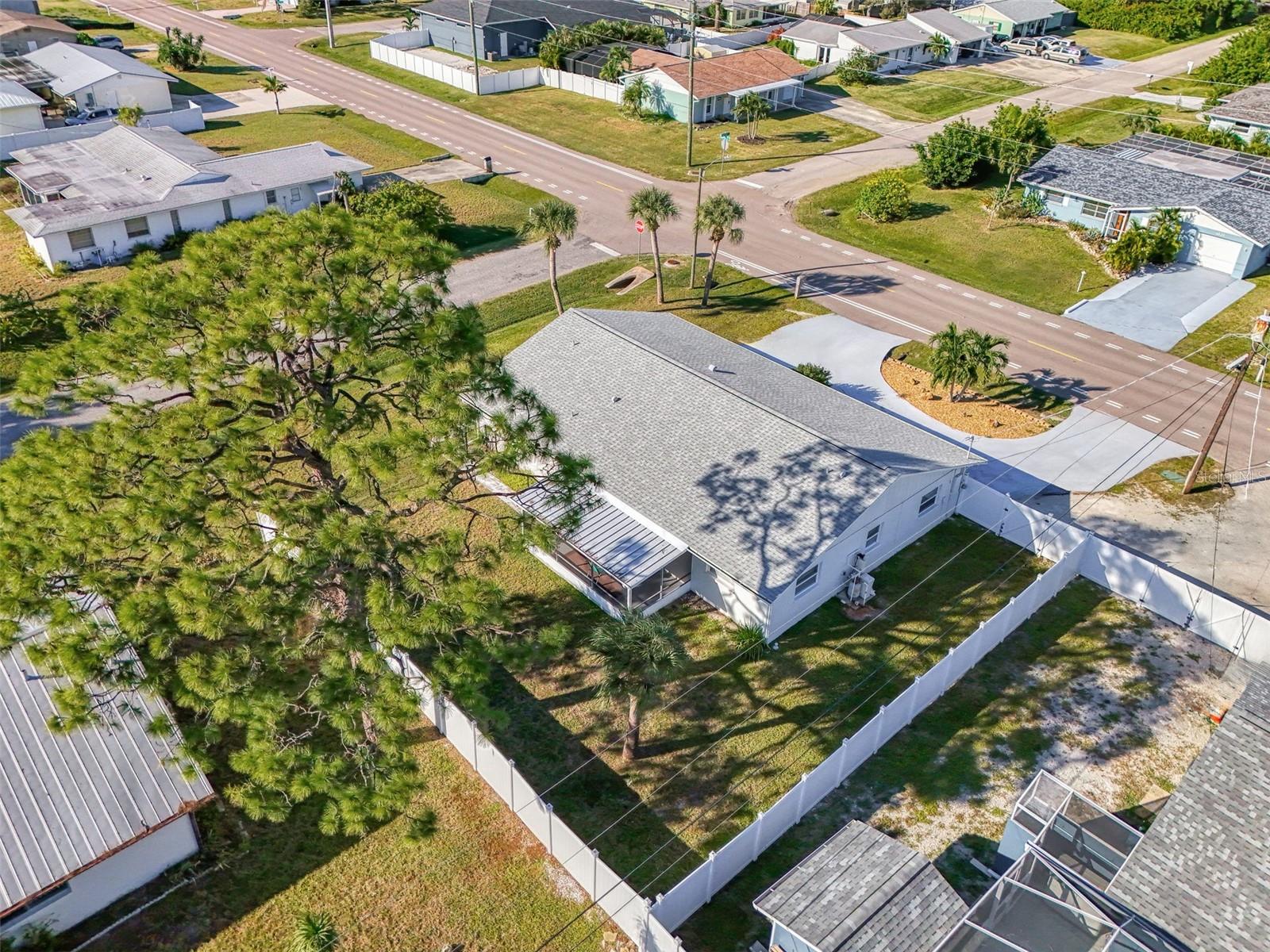 SOUTH VENICE - Residential