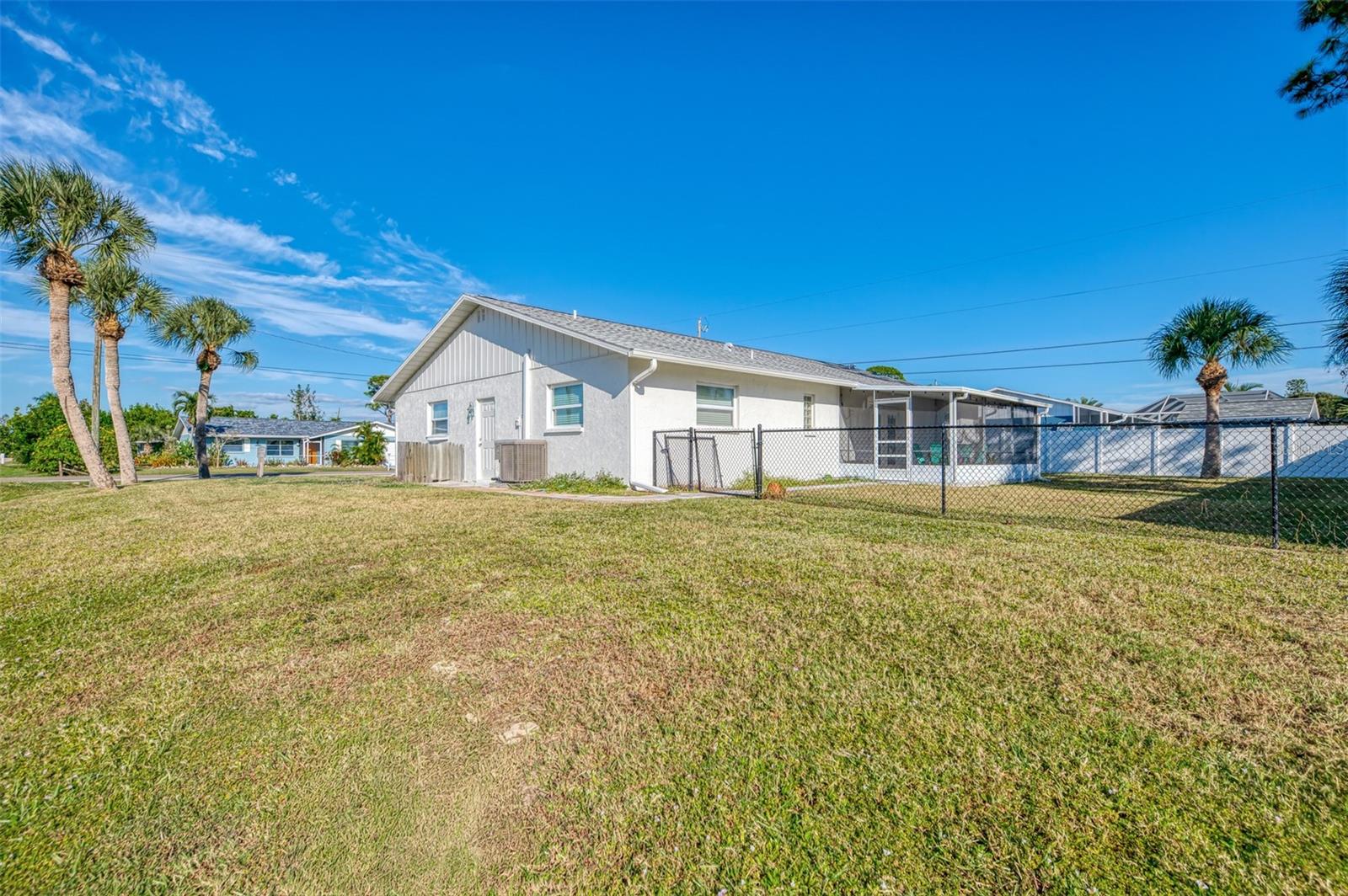 SOUTH VENICE - Residential