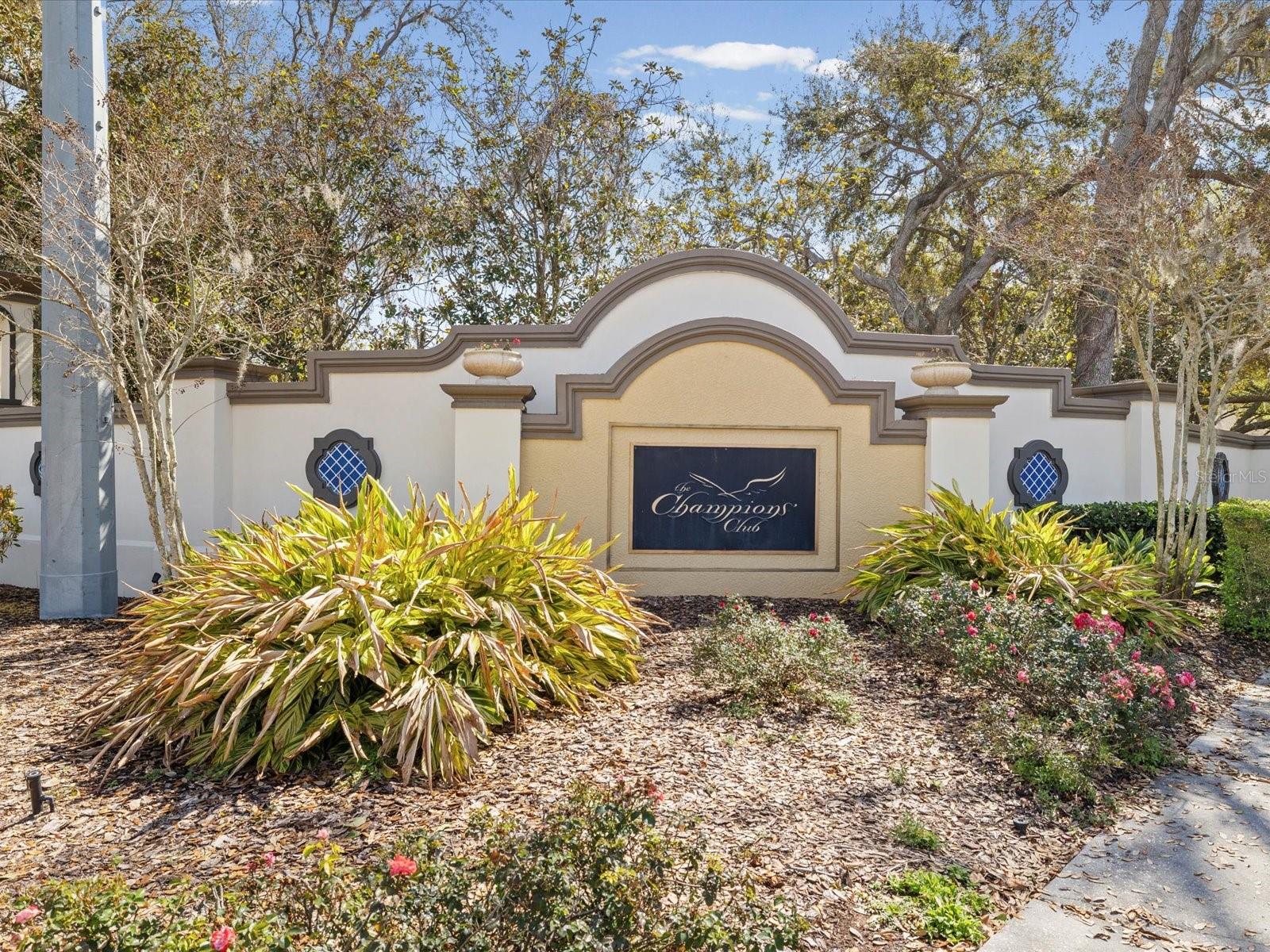 CHAMPIONS CLUB - Residential