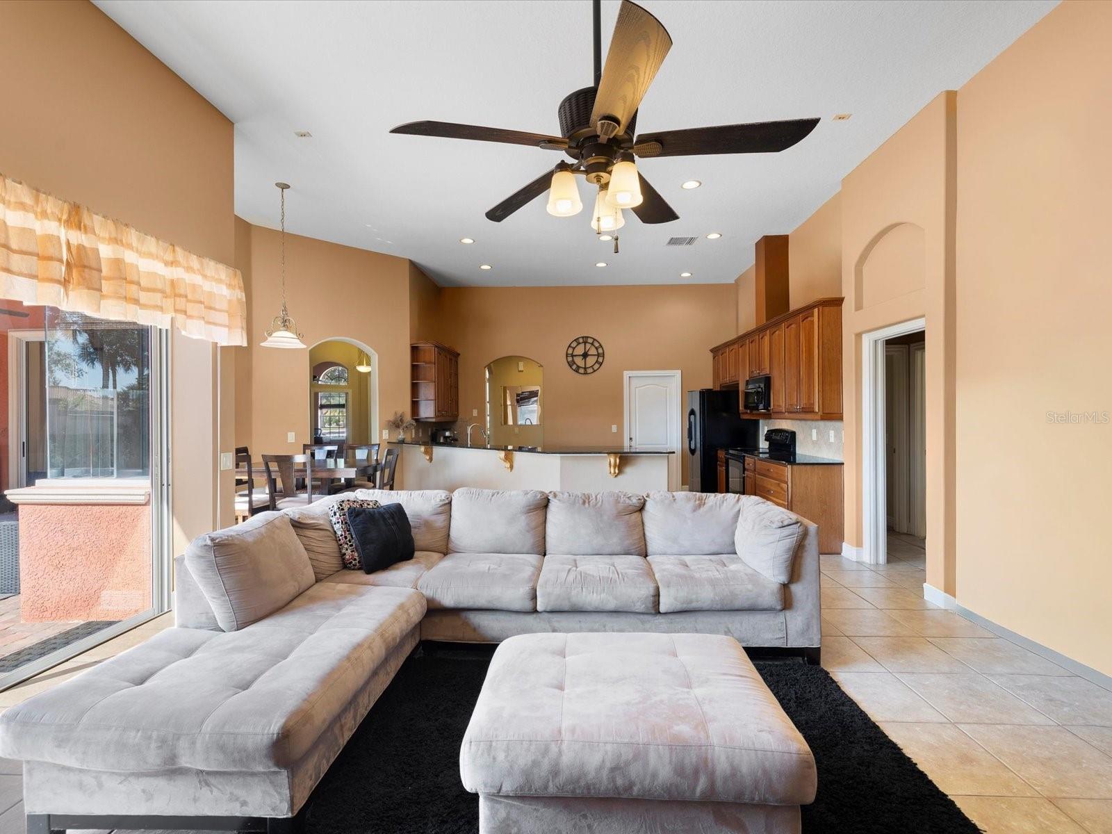 CHAMPIONS CLUB - Residential